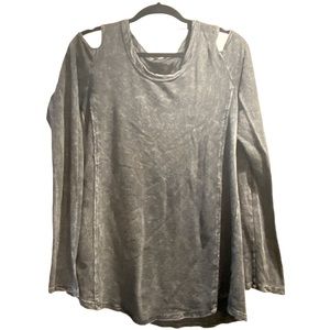 Trendy long sleeve t-shirt